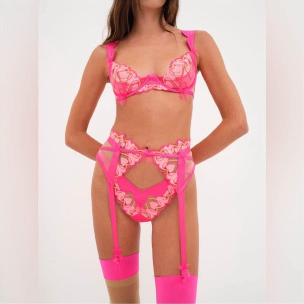 For Love and Lemons Graphic Hearts Set
